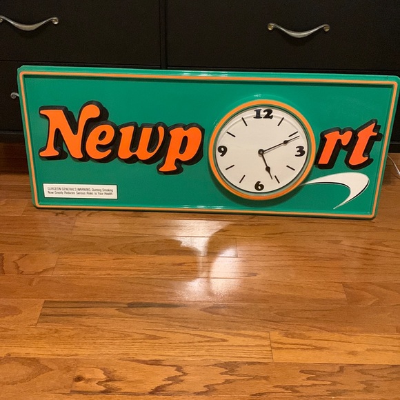 Newport Other Vintage Newport Cigarettes Plastic Hanging 3d Clock